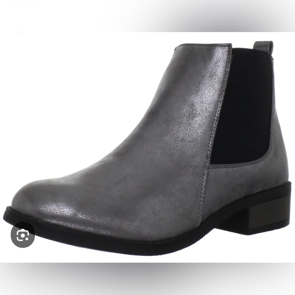 NIB Dirty Laundry Gunmetal Silver Gray Tone Ankle Booties Boots Size 6.5